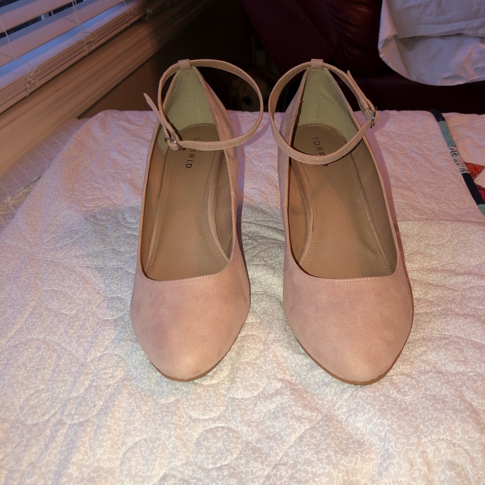 Torrid tan Heels